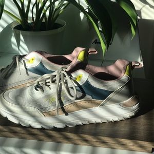 Tommy Hilfiger Womens Fazi Athletic Shoed